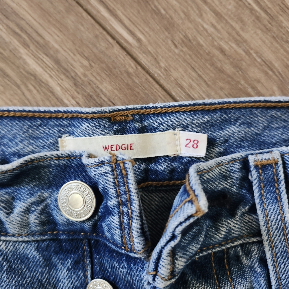 Levi's High Rise Blue Jeans